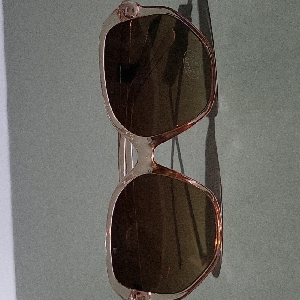 NWT Margeret Joesphs Modern Brown Sunglasses with Gradient Lenses